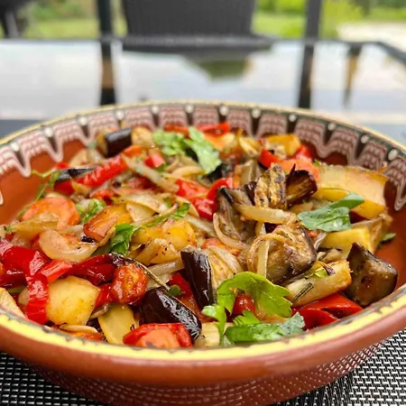 Garden 2 Bedroom With Pool Near To Sunny Aleksandrovo (Burgas)