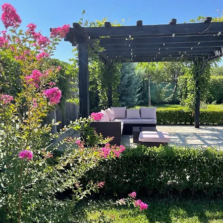 Garden 2 Bedroom With Pool Near To Sunny Aleksandrovo (Burgas)