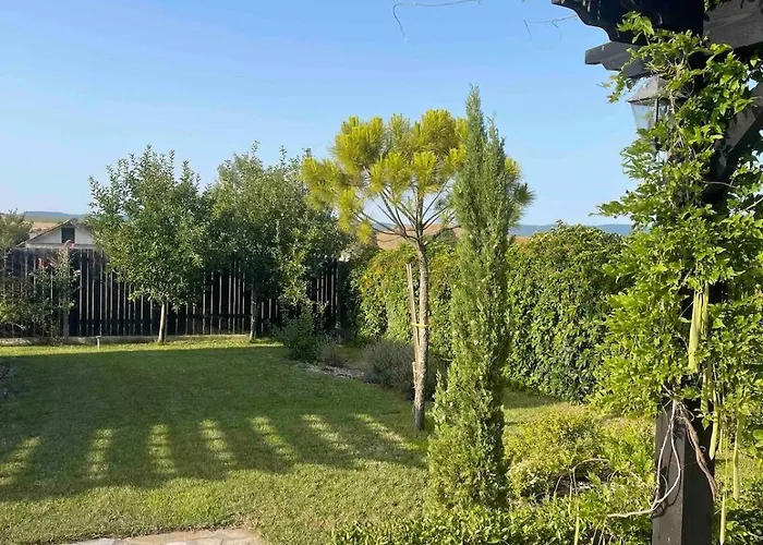 Villa Garden 2 Bedroom With Pool Near To Sunny *