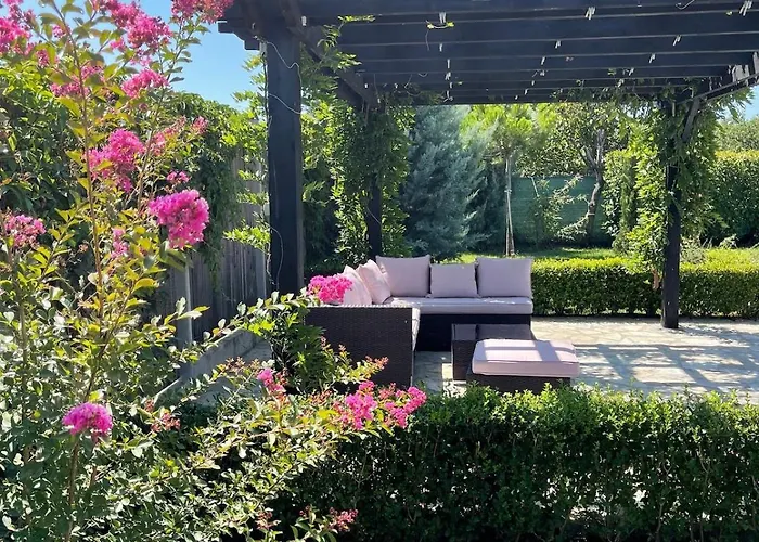 Garden 2 Bedroom With Pool Near To Sunny Aleksandrovo (Burgas)