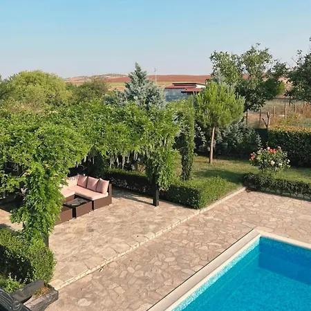 Garden 2 Bedroom With Pool Near To Sunny 别墅