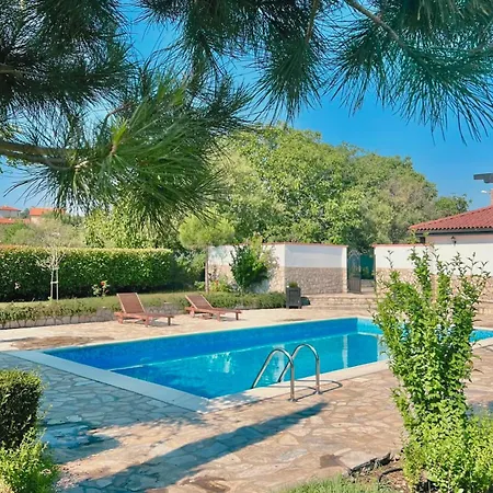 Garden 2 Bedroom With Pool Near To Sunny 别墅 *