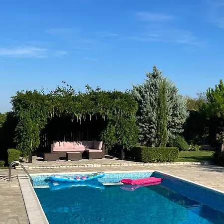 Garden 2 Bedroom With Pool Near To Sunny Aleksandrovo (Burgas)