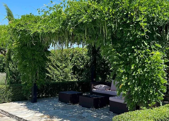 Vila Garden 2 Bedroom With Pool Near To Sunny