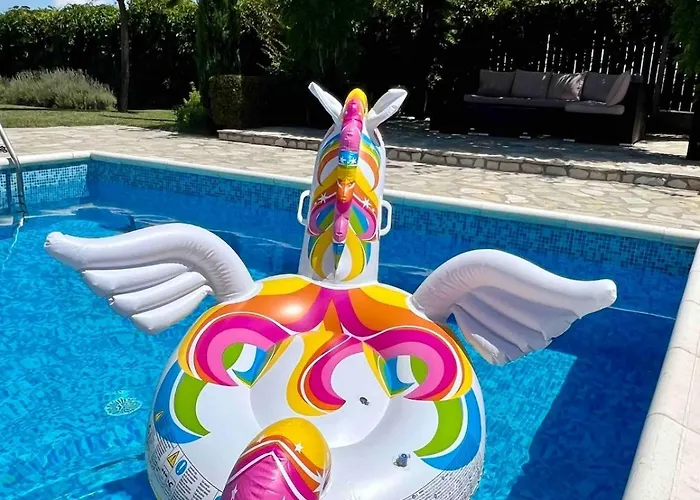 Garden 2 Bedroom With Pool Near To Sunny Vila Aleksandrovo (Burgas)